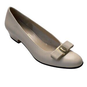 SALVATORE FERRAGAMO Boutique Women’s Shoes Ivory Leather Heels Size 8.5AAAA